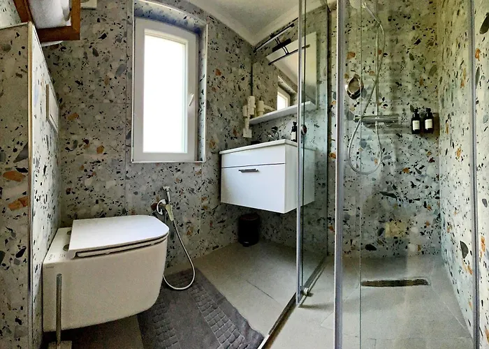 Plis Bujtina - * Bajram Curri