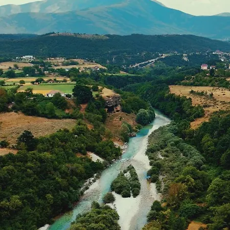 Villa Plis Bujtina - *